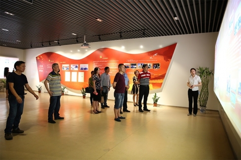 中法集团领导来云顶国际集团交流党建工作